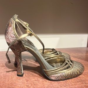 Micheal Antonio size 7 heels